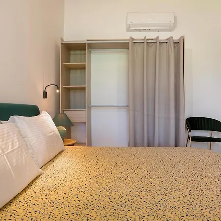 Alkis - Spacious Pool Retreat