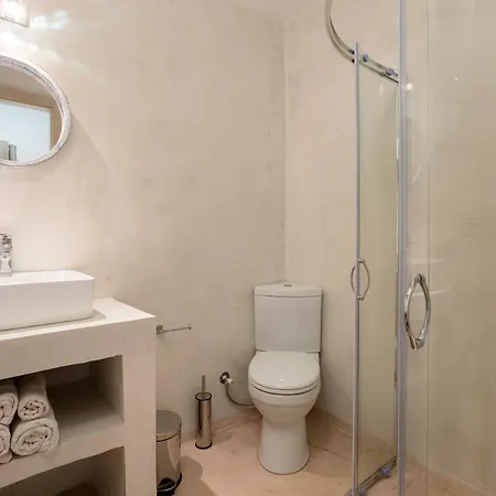 Alkis - Spacious Pool Retreat Villa