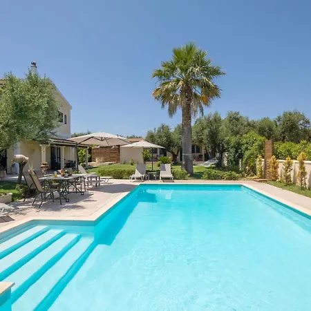 Alkis - Spacious Pool Retreat Villa Vanato