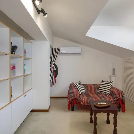 Alkis - Spacious Pool Retreat *