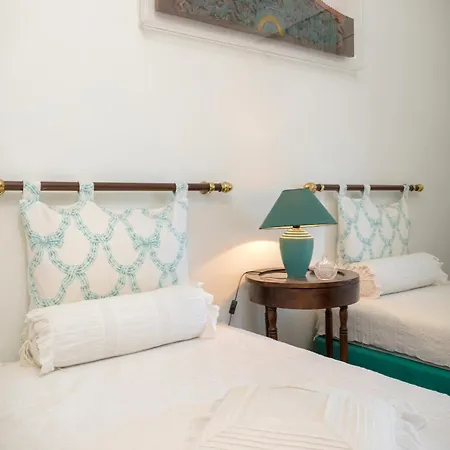 Alkis - Spacious Pool Retreat Vanato