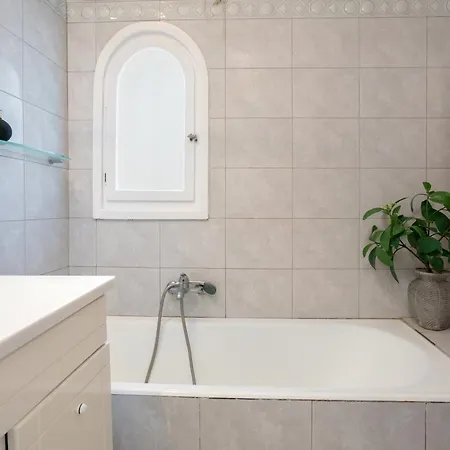 Alkis - Spacious Pool Retreat Villa Vanato