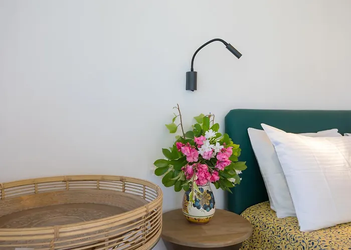 Alkis - Spacious Pool Retreat *