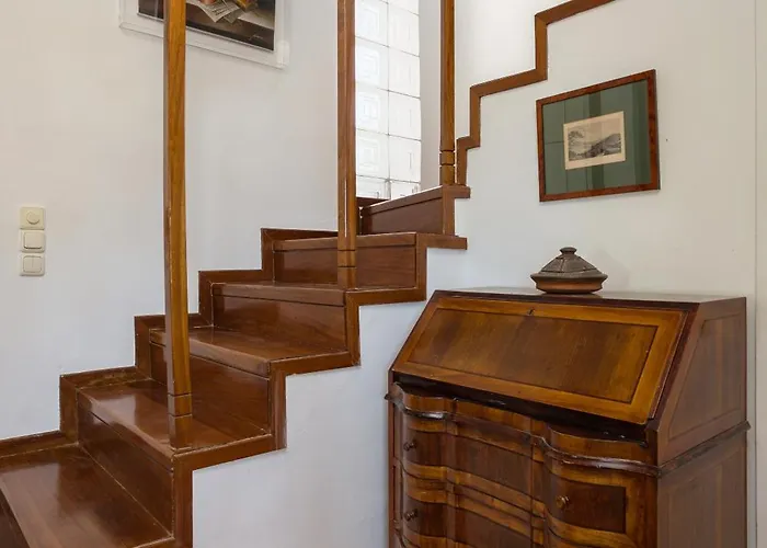 Alkis - Spacious Pool Retreat