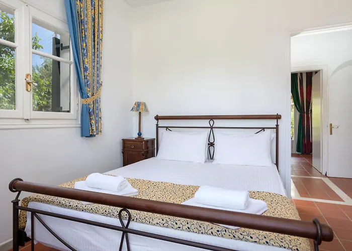 别墅 Alkis - Spacious Pool Retreat Vanato