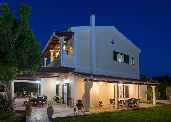 Alkis - Spacious Pool Retreat *