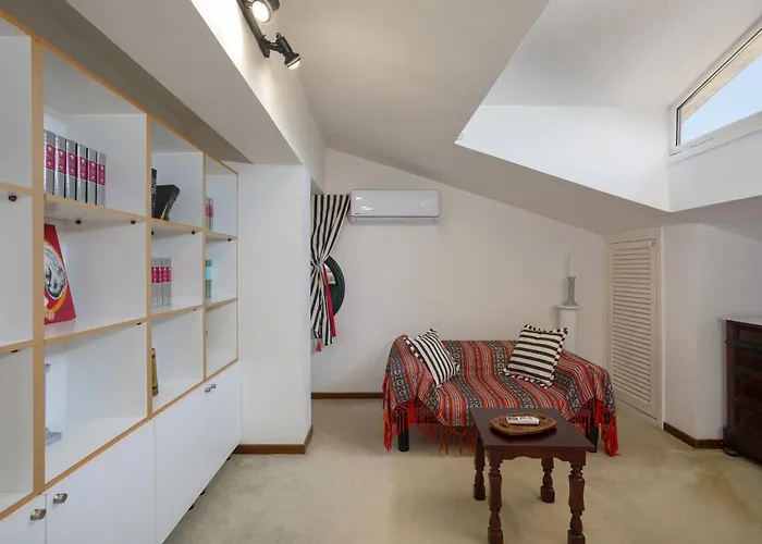 Alkis - Spacious Pool Retreat *