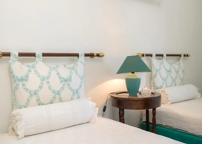 Alkis - Spacious Pool Retreat Vanato