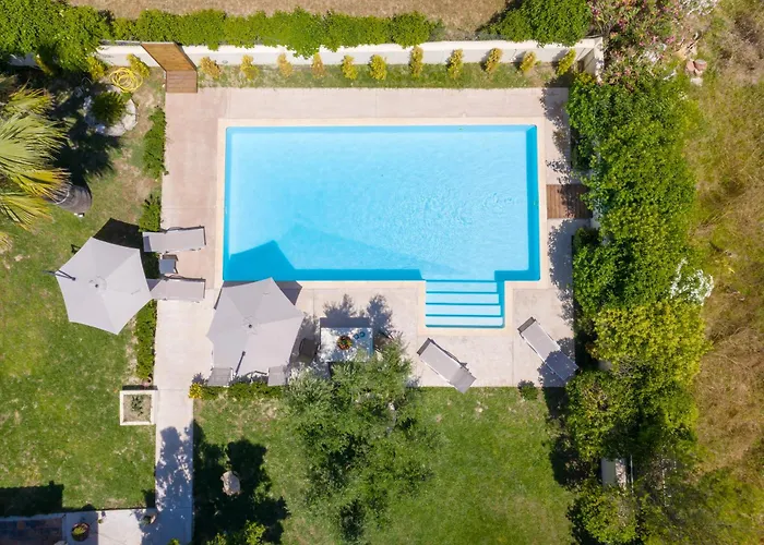 别墅 Alkis - Spacious Pool Retreat Vanato