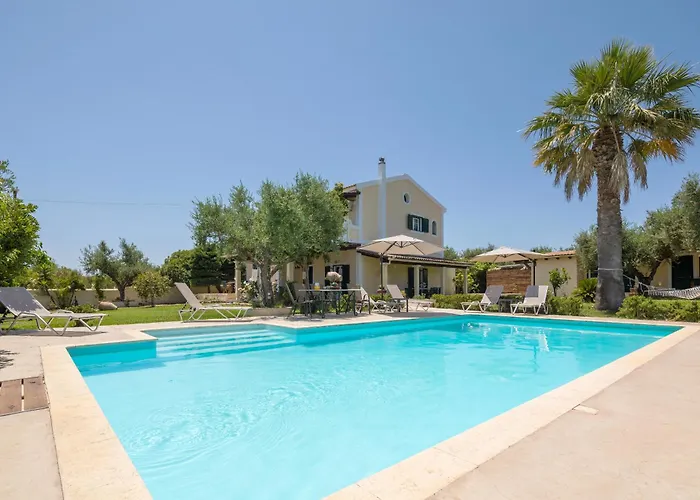 别墅 Alkis - Spacious Pool Retreat Vanato