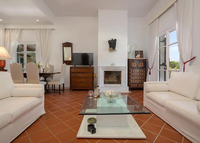 别墅 Alkis - Spacious Pool Retreat