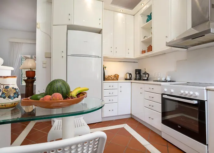 别墅 Alkis - Spacious Pool Retreat Vanato