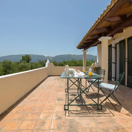 Villa Alkis - Spacious Pool Retreat * Vanato