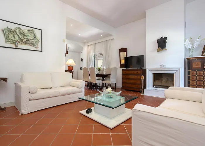 Alkis - Spacious Pool Retreat * Vanato