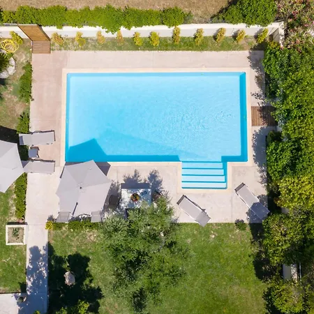 Villa Alkis - Spacious Pool Retreat Vanato