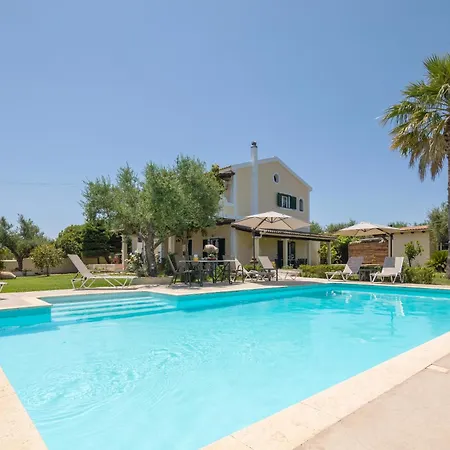 Villa Alkis - Spacious Pool Retreat Vanato