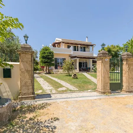 Villa Alkis - Spacious Pool Retreat Vanato